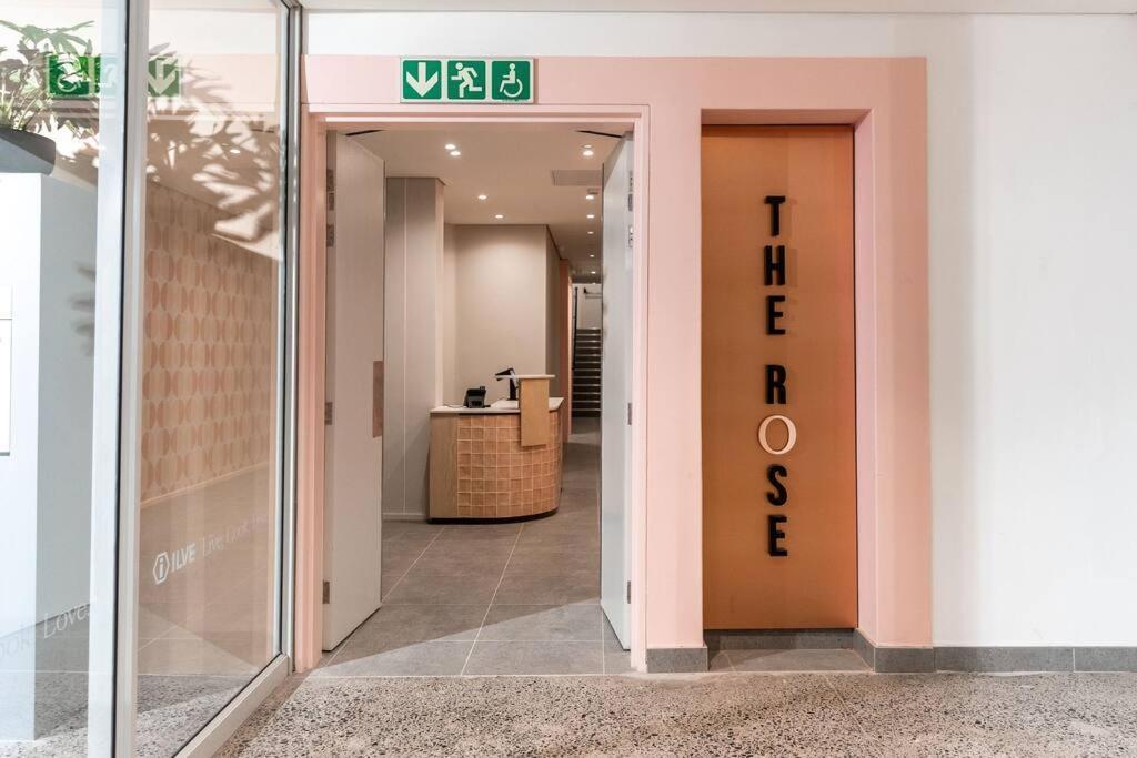 Apartment The Rose404: Aprt With Iconic Mountain Views Cape Town