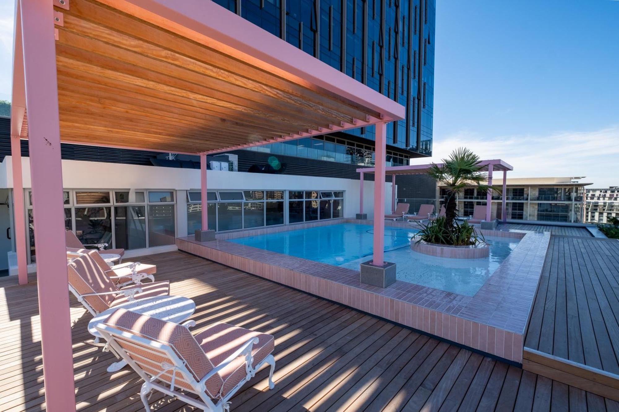 The Rose404: Aprt With Iconic Mountain Views